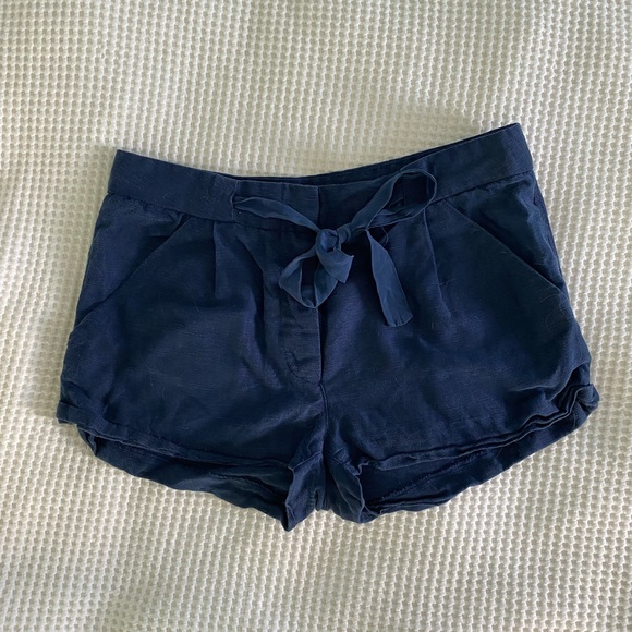 Wilfred Allegra Shorts- Size 2 - Picture 2 of 5